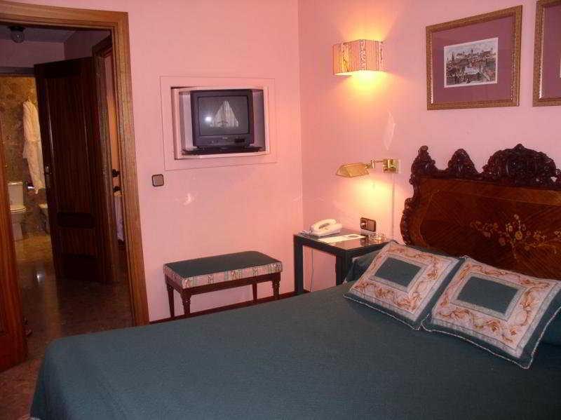 Foxa 25 Otel Madrid Oda fotoğraf