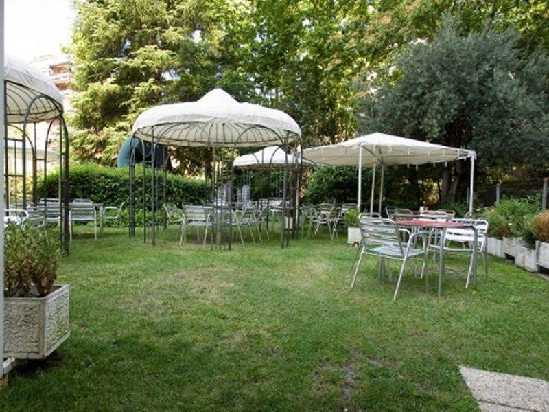Foxa 25 Otel Madrid Dış mekan fotoğraf